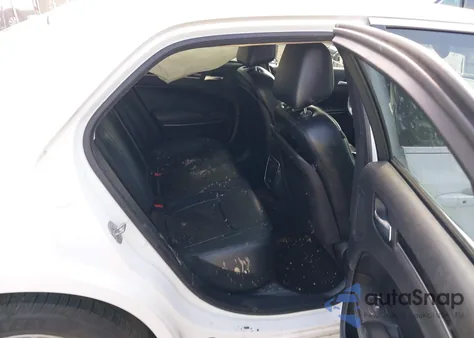 2016 Chrysler 300 Anniversary Edition z USA, uszkodzony, nr VIN 2C3CCAAG0GH295617